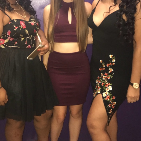 2 piece slim burgundy dress from Lulus - Picture 4 of 8